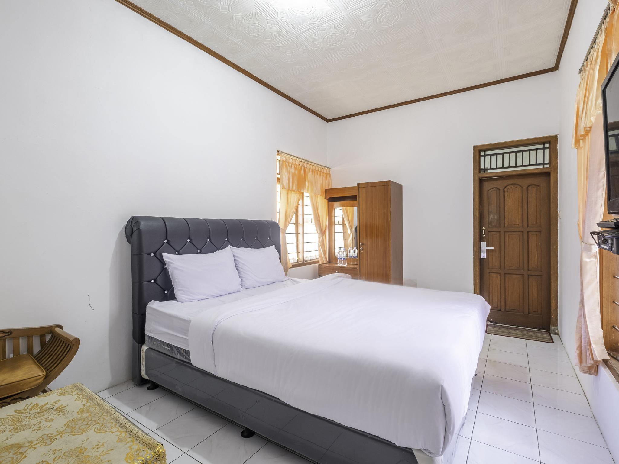 Capital O 1541 Puri Cikole Asri Hotel Lembang